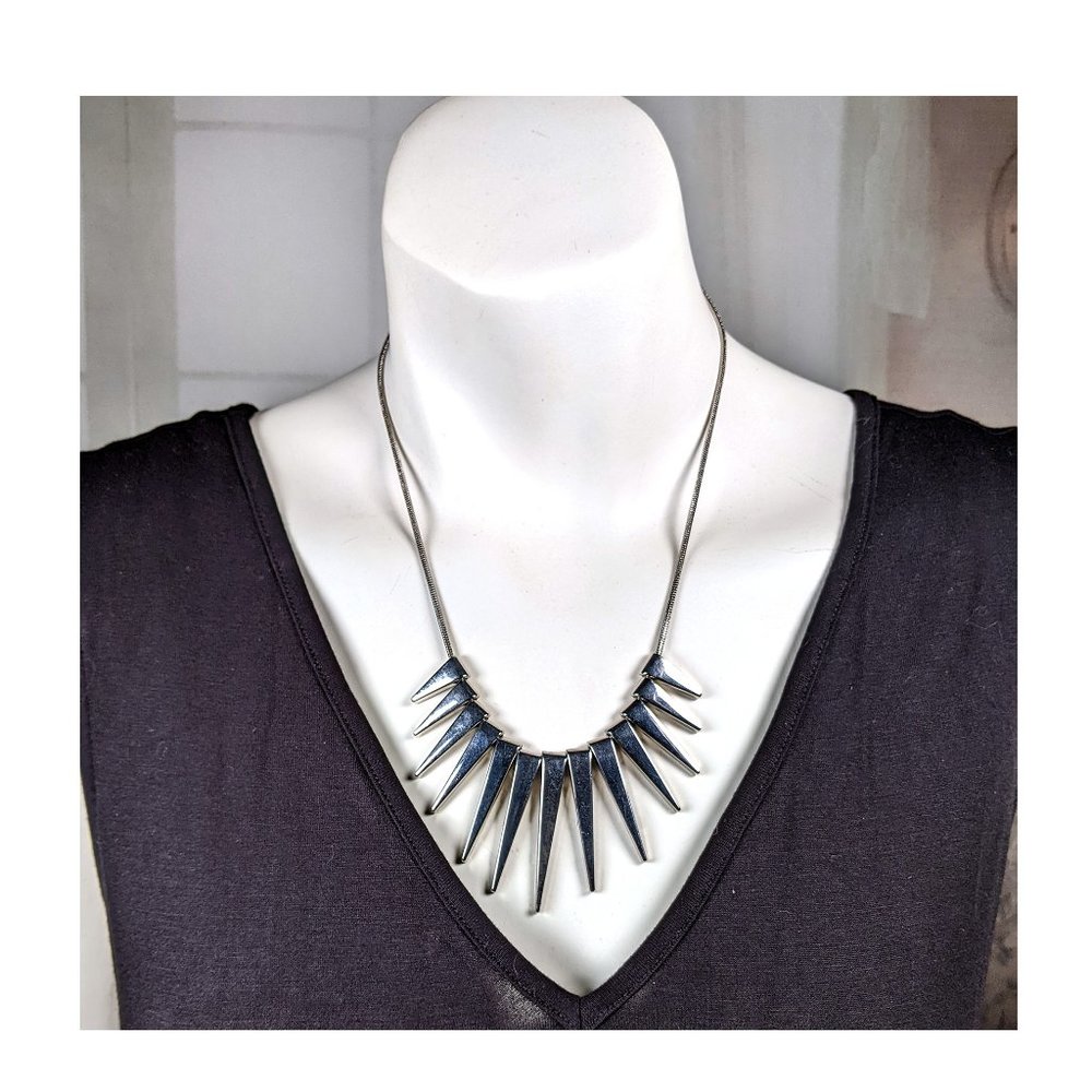 Express SIlver Tone 18" Necklace Triangle Graduated Spike Sunburst Charms